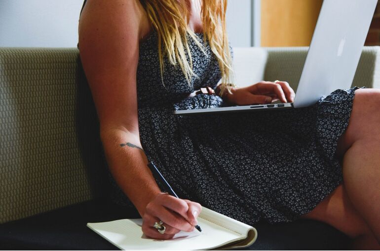 entrepreneur_startup_start_up_woman_planing_business_office_business_woman-764659