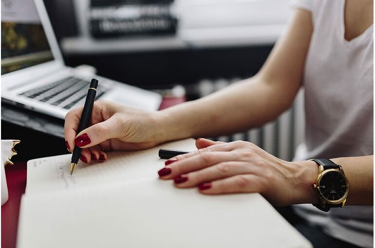 female-home-office-workspace